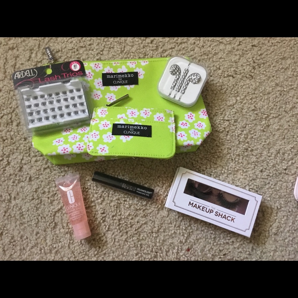 Makeup Bundle includes Clinique